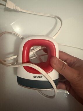 Cricut Mini Heat Tool in White with Red Handle and Blue Trim